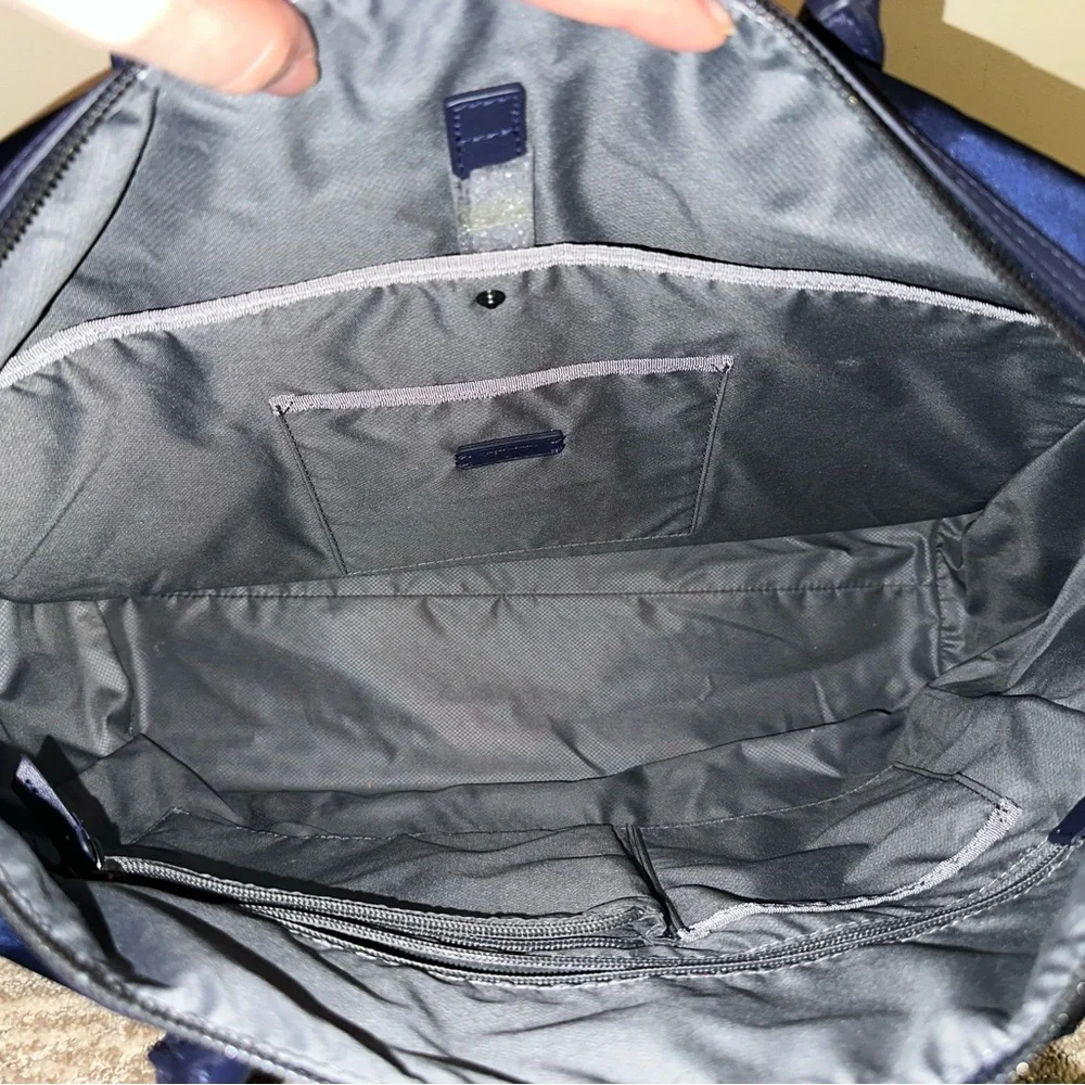 Tumi Navy Blue Travel Bag - Picture 9 of 13